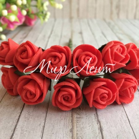 Троянда 1,5-2 см, червона, 12 квіточок у пучку