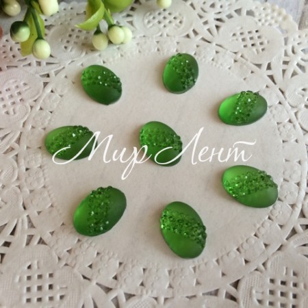 Серединка овальная, светло-зеленая