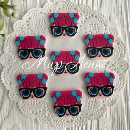 Кабошон Lol, c малиновыми волосами и очках, 2,8х2,3 см