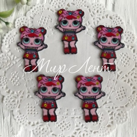 Кабошон Lol зі стразами, 3,5 см, у шортах червоних та з хвостиками, шт.