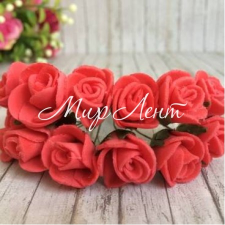 Троянда 1,5-2 см, червона, 12 квіточок у пучку