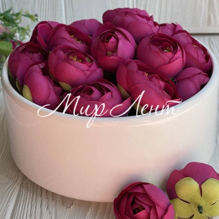 Бутон ранункулюса, 4-5 см, малиновый, шт.