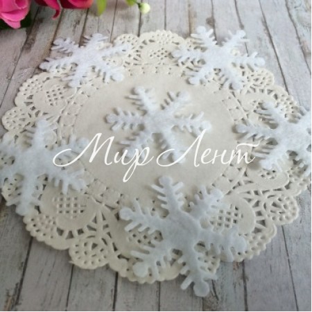 Фетрові сніжинки середні, 4 см, білі, ціна за 1 шт.