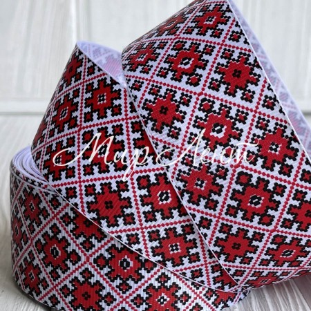 Репс 4 см, орнамент ромб, на красном