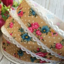 Стрічка з мереживним краєм (горох та троянди), 2,5 см, кавовий