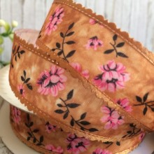 Стрічка тканинна з мереживним краєм (квіти), 2,5 см, бежево-коричневий