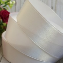 Атлас 2,5 см, білий, метр