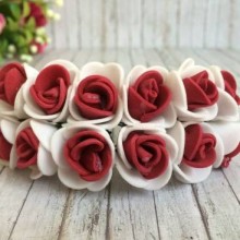 Троянда 1,5-2 см, біло-бордова, 12 квіточок у пучку