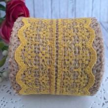 Стрічка-мішковина з мереживною квіточкою, 5 см, темно-жовта, 2 ярди