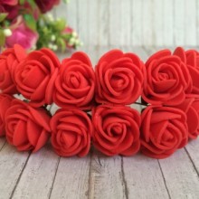 Троянда 2,2 см, червона, 12 квіточок у пучку
