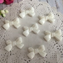 Бантик пластиковий, 2 см, білий