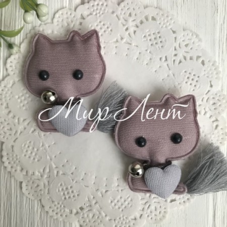 Аплікація тканинна котик із серцем, 5 см, пудрово-сірий, шт.