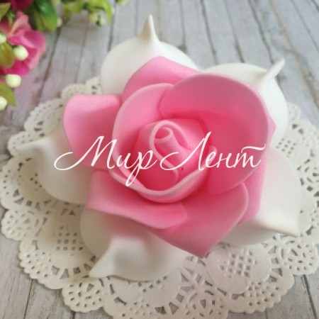 Бутон розы, 6,5 см, бело-ярко-розовый