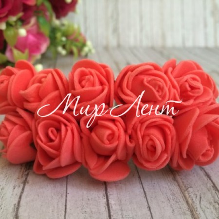 Троянда 2,2 см, червона, 12 квіточок у пучку