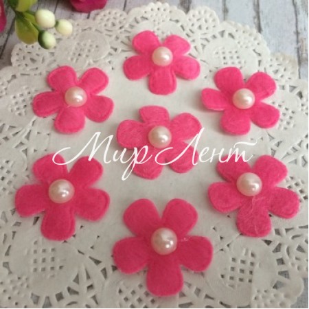 Квіточка з фетру з перлами, 2,5 см, яскраво-рожева