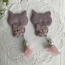 Аплікація тканинна котик із бантом, 4,5 см, пудровий, шт.