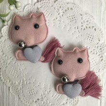 Аплікація тканинна котик із серцем, 5 см, пудровий, шт.