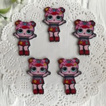 Кабошон Lol зі стразами, 3,5 см, у шортах червоних та з хвостиками, шт.