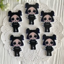 Кабошон Lol, з чорним волоссям та чорним костюмом, 4х2,7 см