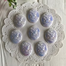 Камія з дівчиною, 22х18 мм, білий перламутр