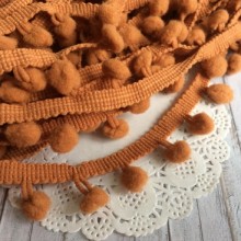 Тесьма помпончики, 1 мм, карамельний, за 1 м