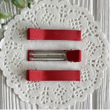 Качечка металева в репсовій стрічці, 5 см, червоний, шт.