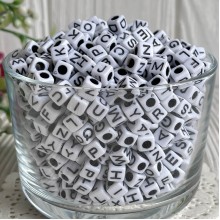 Бусина буква, 6 мм, квадрат (біло-чорна), маленький пакет 100 г