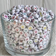 Бусина буква, 8х4 мм, круг (біло-кольоровий мікс), маленький пакет 100 г