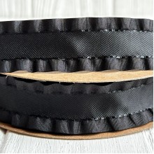 Стрічка-рюша, 2,5 см, чорна, метр