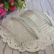 Гребінь металевий, 7,35х3,7 см, срібло, шт.