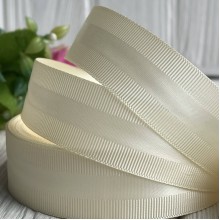 Репс із атласною смугою, 2,5 см, молочний, метр