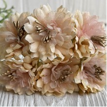 Хризантема тканинна з фатином, 4 см, молочно-персикова, пучок
