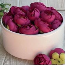 Бутон ранункулюсу, 4-5 см, малиновий, шт.