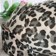 Атлас 4 см, молочно-сірий леопард, метр