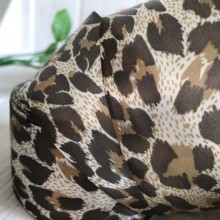 Атлас 4 см, молочно-коричневий леопард, метр