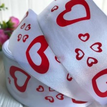 Атлас 4 см, серця великі, білий з червоним, метр