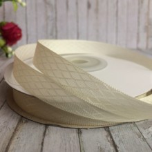 Атлас діагональ, 1 см, молочний, рулон 23 м