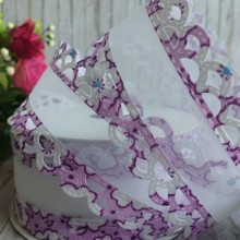 Капронова стрічка з мереживним краєм, 4 см, біло-лілова