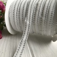 Стрічка велюр кантовий візерунок, 1 см, білий зі сріблом, метр