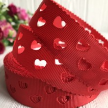 Репс 2,5 см, серця перфоровані, червоний, метр