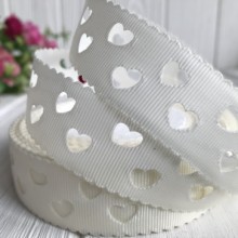 Репс 2,5 см, серця перфоровані, молочний, метр