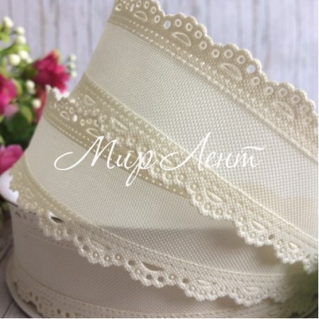 Котонова стрічка з мереживним краєм, 3,3 см, молочний