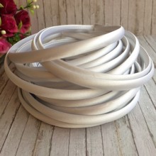 Обруч пластик в атласі, 1 см, білий, шт.