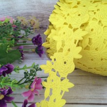 Мереживна стрічка трояндочка, 4,5 см, жовта