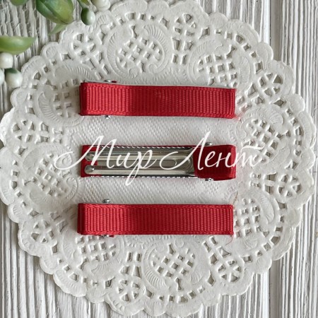 Качечка металева в репсовій стрічці, 5 см, червоний, шт.