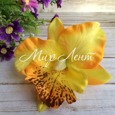 Бутон лілії, 11х11 см, жовтий