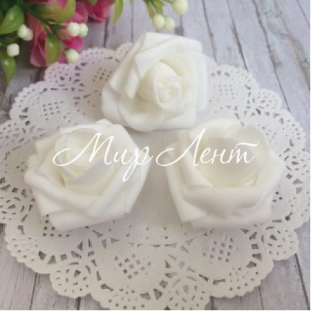 Бутон розы, 4 см, белый, 1 шт.