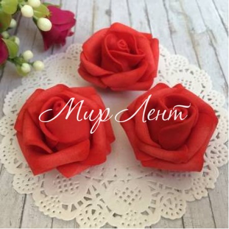 Бутон троянди, 4 см, червоний, 1 шт. (В окремих партіях може линяти)