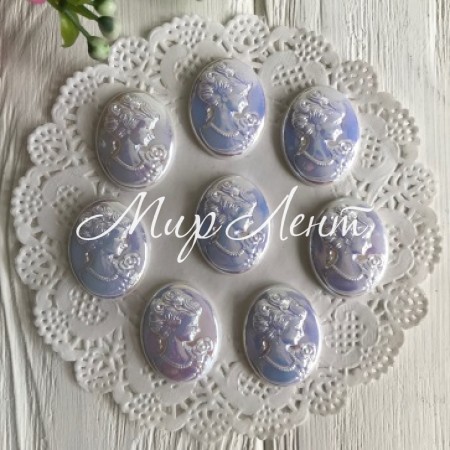 Камея с девушкой, 22х18 мм, белый перламутр